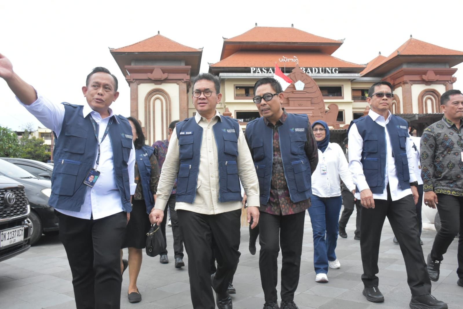 Didampingi Wawali Denpasar, Mendag Apresiasi Pengolahan Sampah Pasar Badung